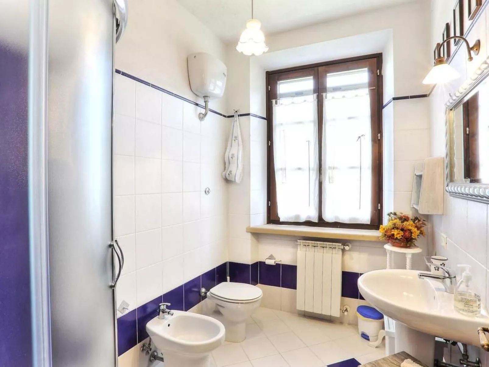 In Pomarance mit Großem gemeinsamem Pool-Drinnen