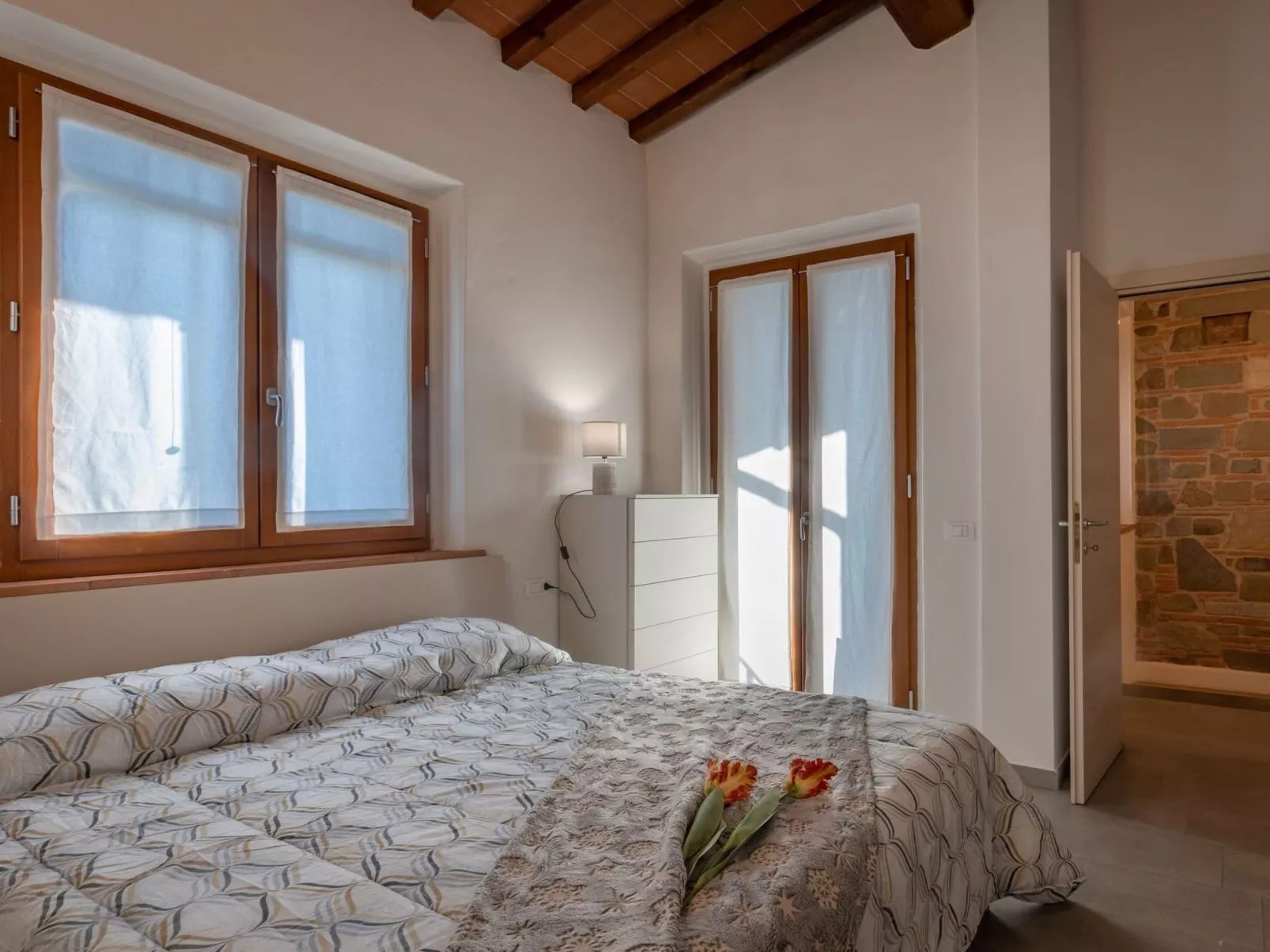 Modernes Haus mit Garten und privatem Parkplatz-Dedans