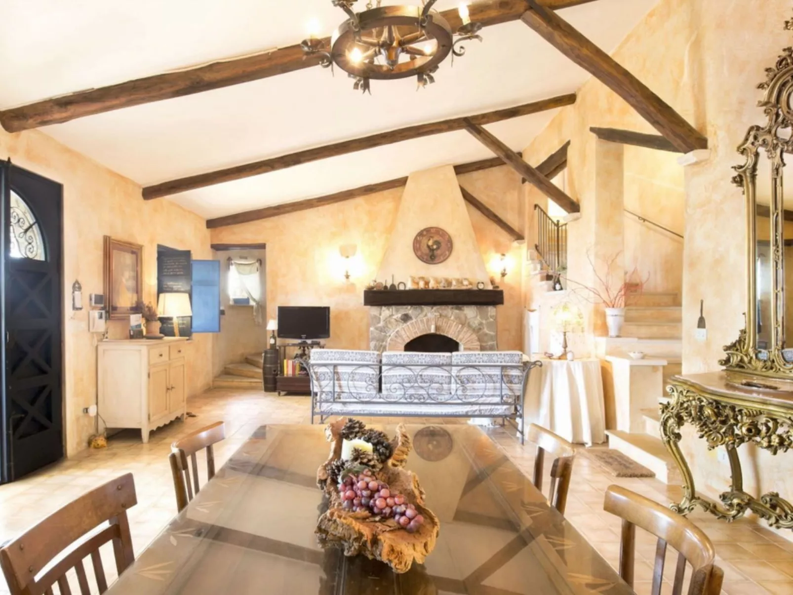 Wunderschöne Villa dei Feaci mit Pool-Inside