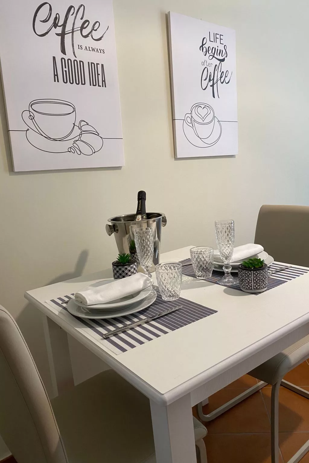 Scala dei Turchi Palace Suiten für 3 Personen in Realmonte-Drinnen