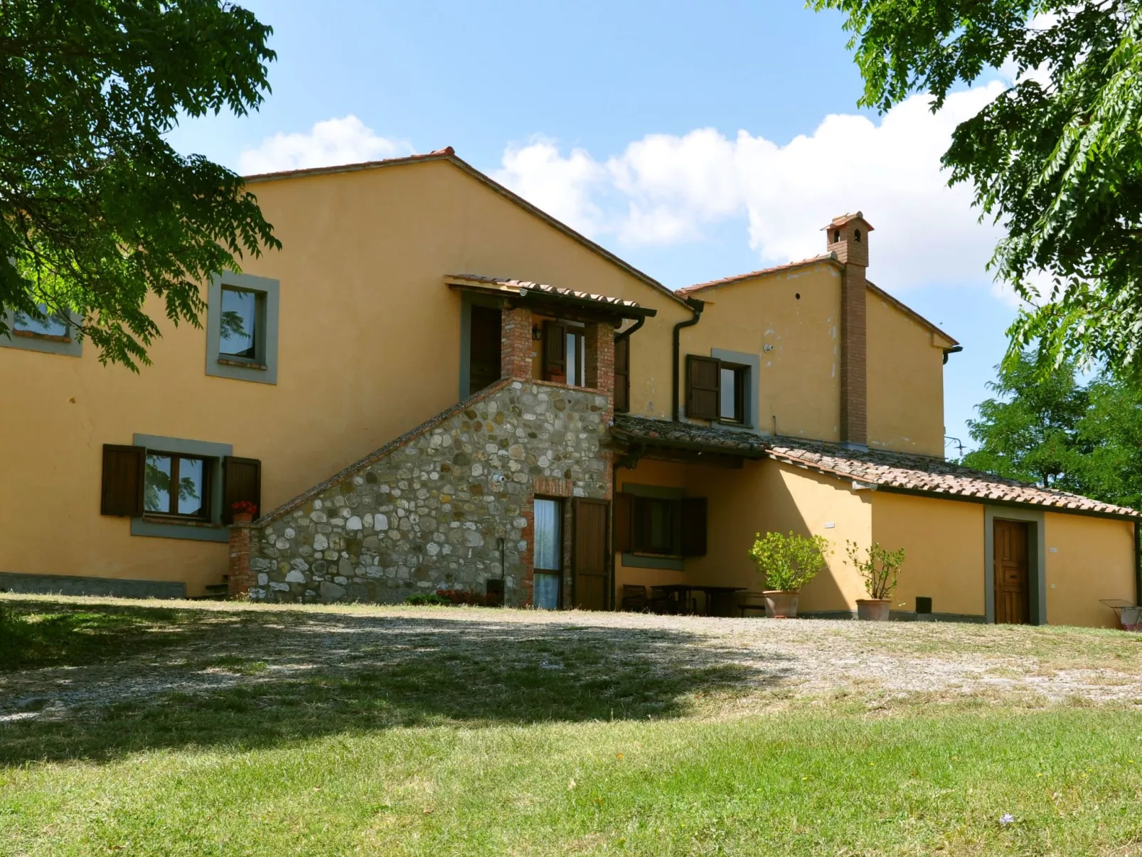 Bauernhof "Azzara-Outside