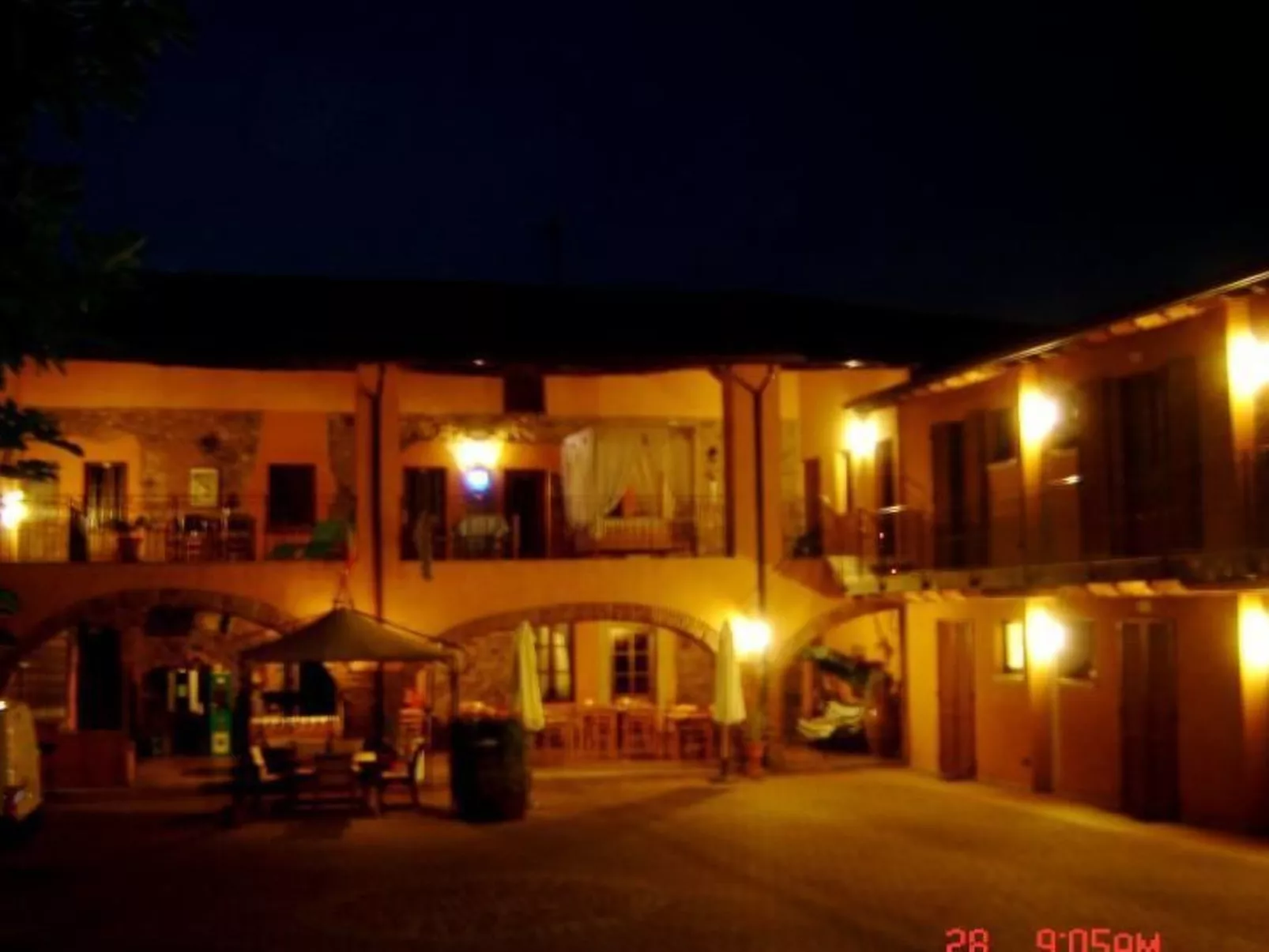 Mit großer Terrasse-Outside