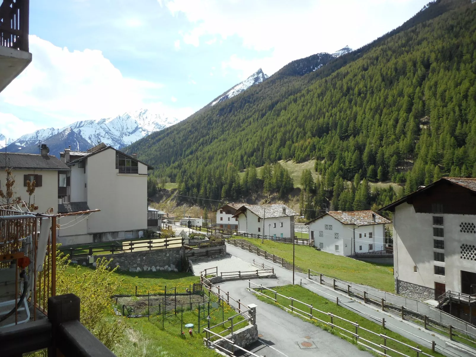 Mit Bergblick-Draußen