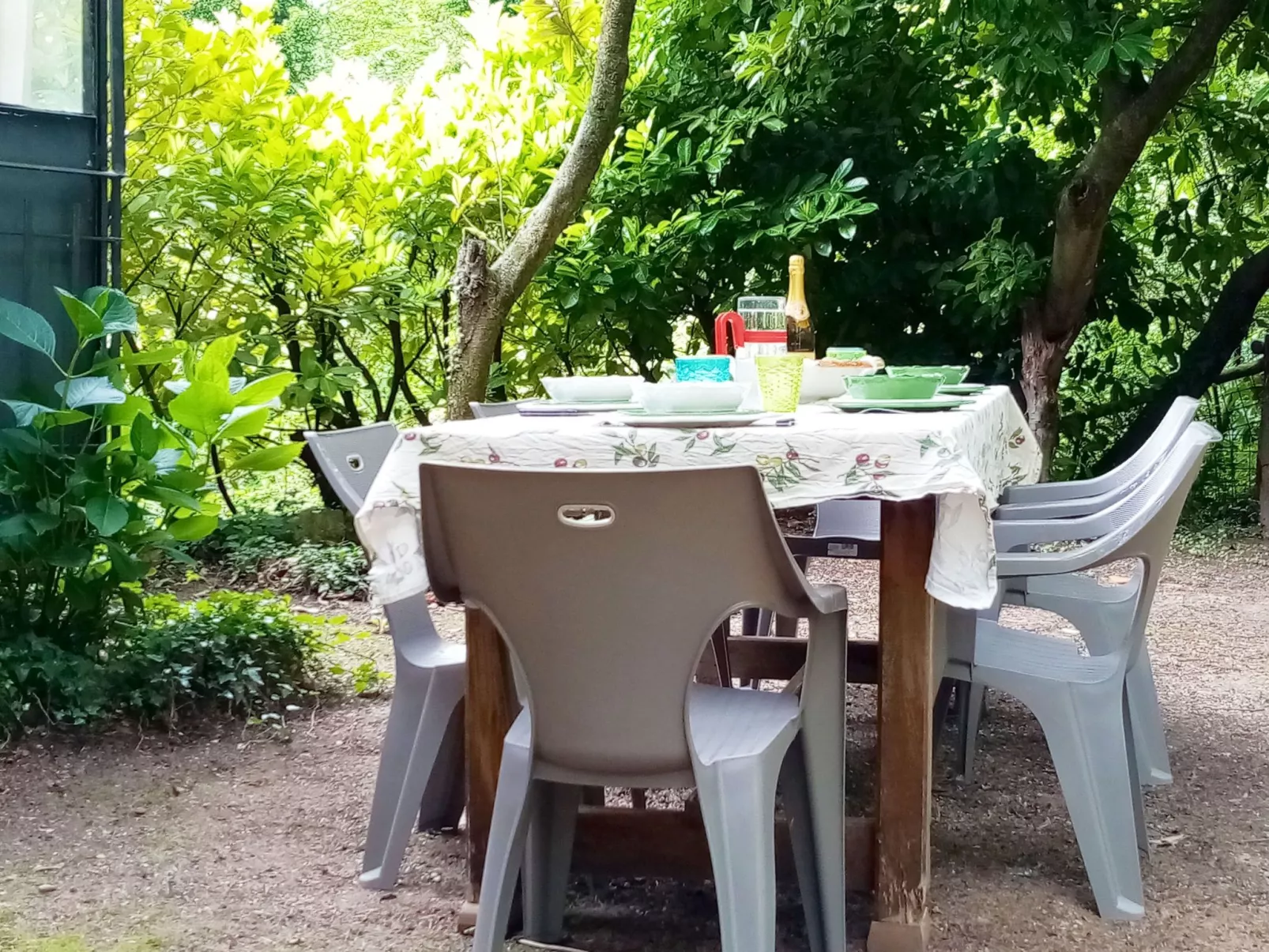 Haus inmitten der Natur mit Schwimmbad-Draußen