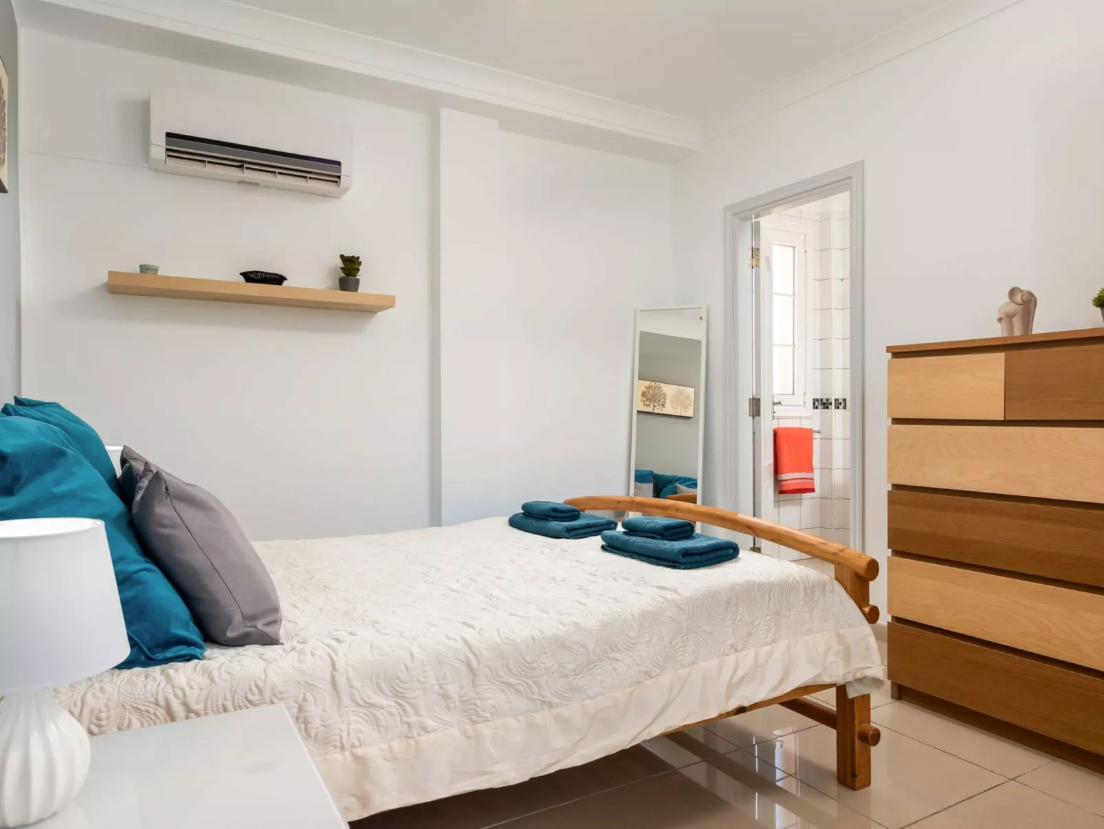 Villa Naranja mit beheiztem Pool und Meerblick-Drinnen