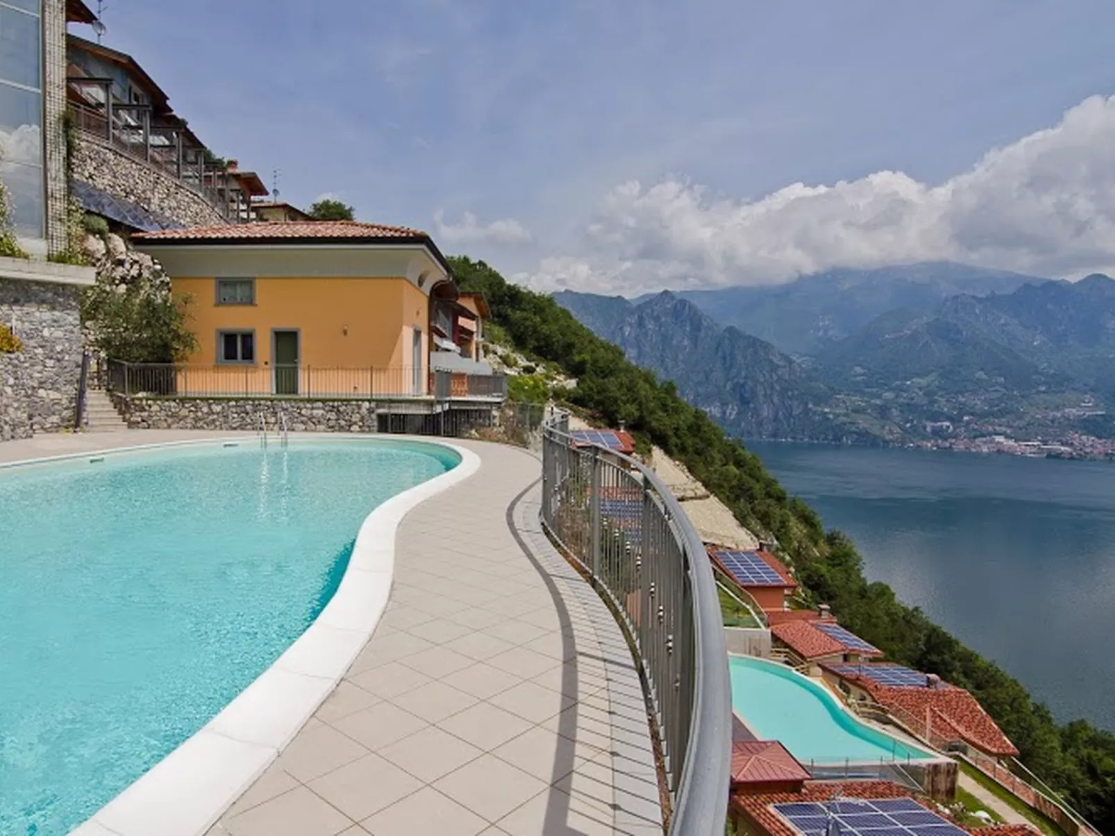 Beatrice - Haus mit Pool und Terrasse am Iseosee-Dehors