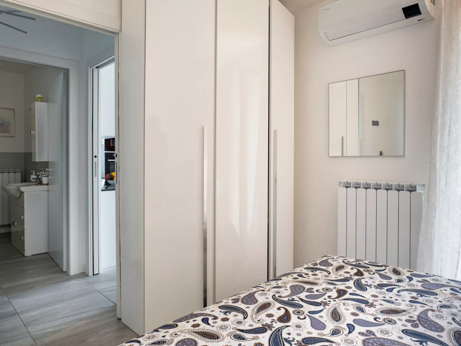 Lights on the Lake Zweizimmerwohnung mit Terrasse und Pool-Inside