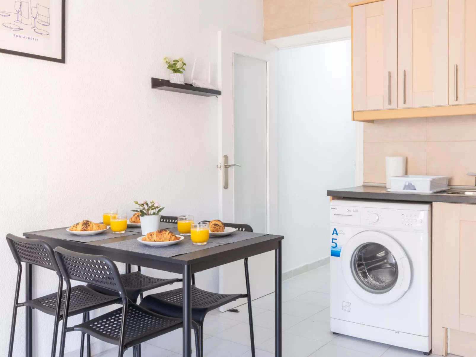 Wohnung "Peter" mit Balkon-Inside