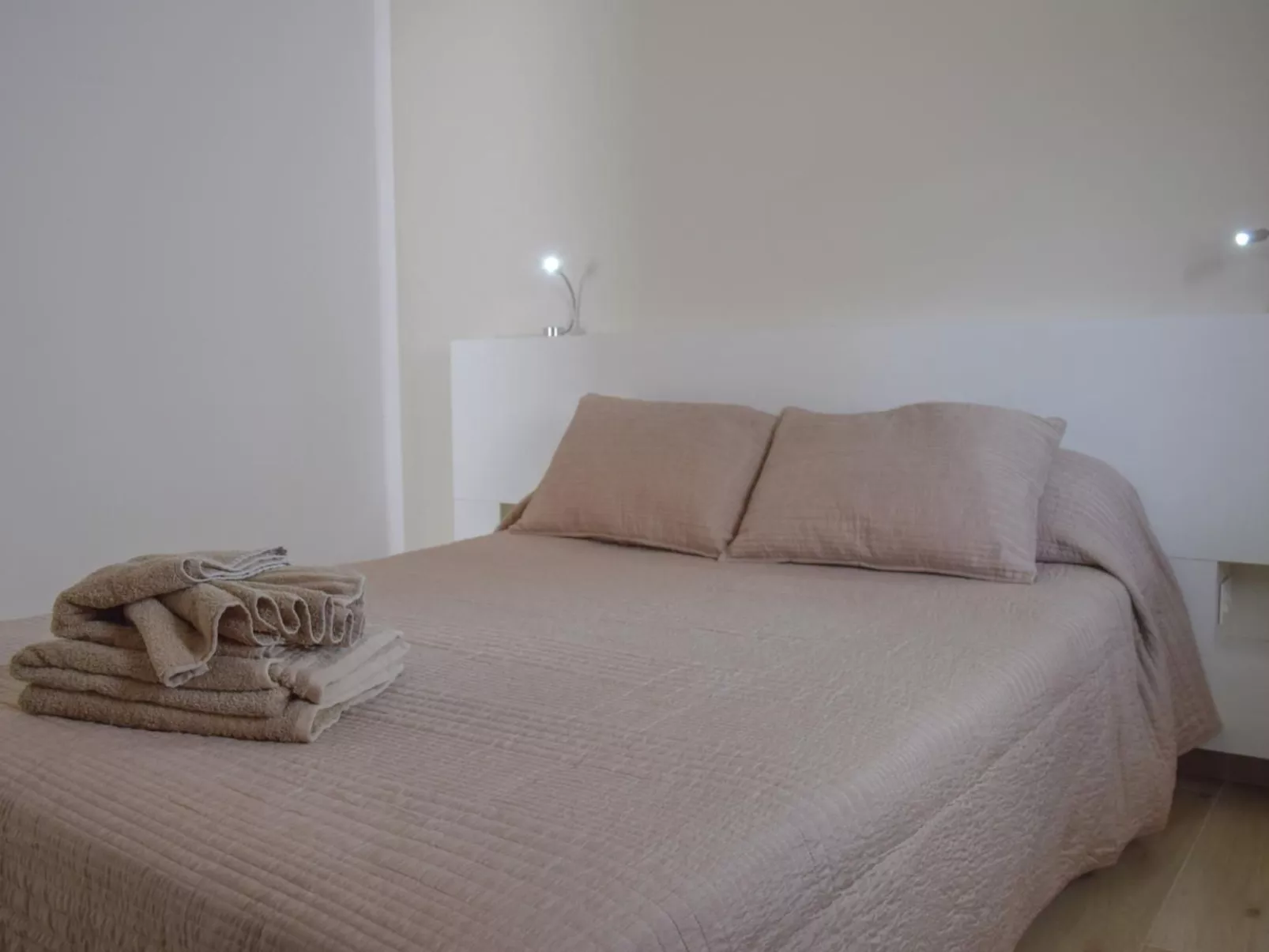 Apartamento con terraza-Drinnen