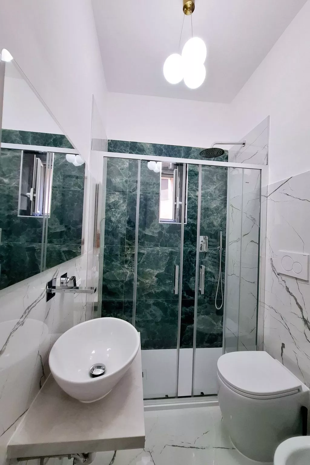 'Rhome Sweet Rhome-Inside