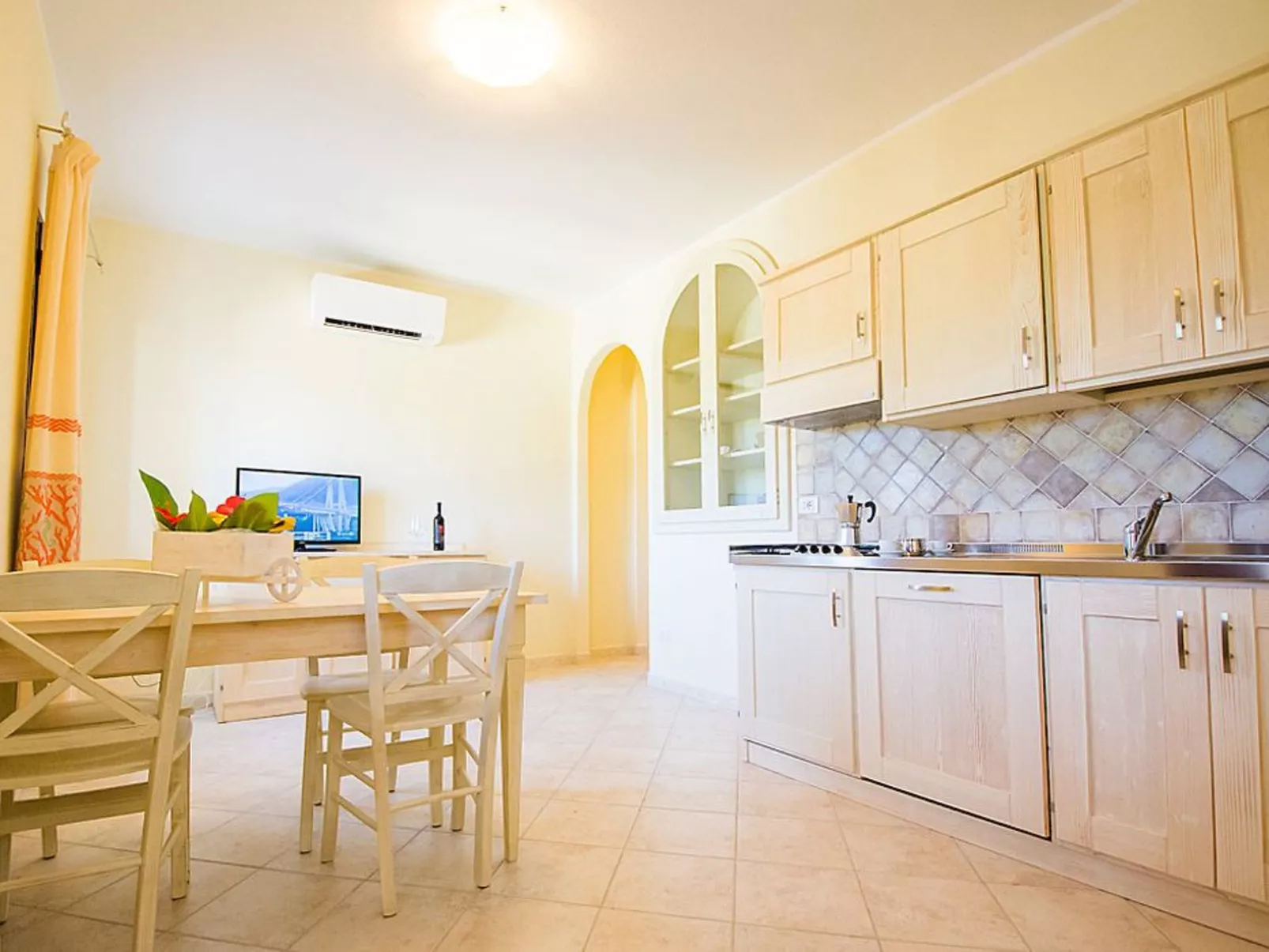 Apt. Orosei 4A, mit gemeinsamem Schwimmbad-Inside