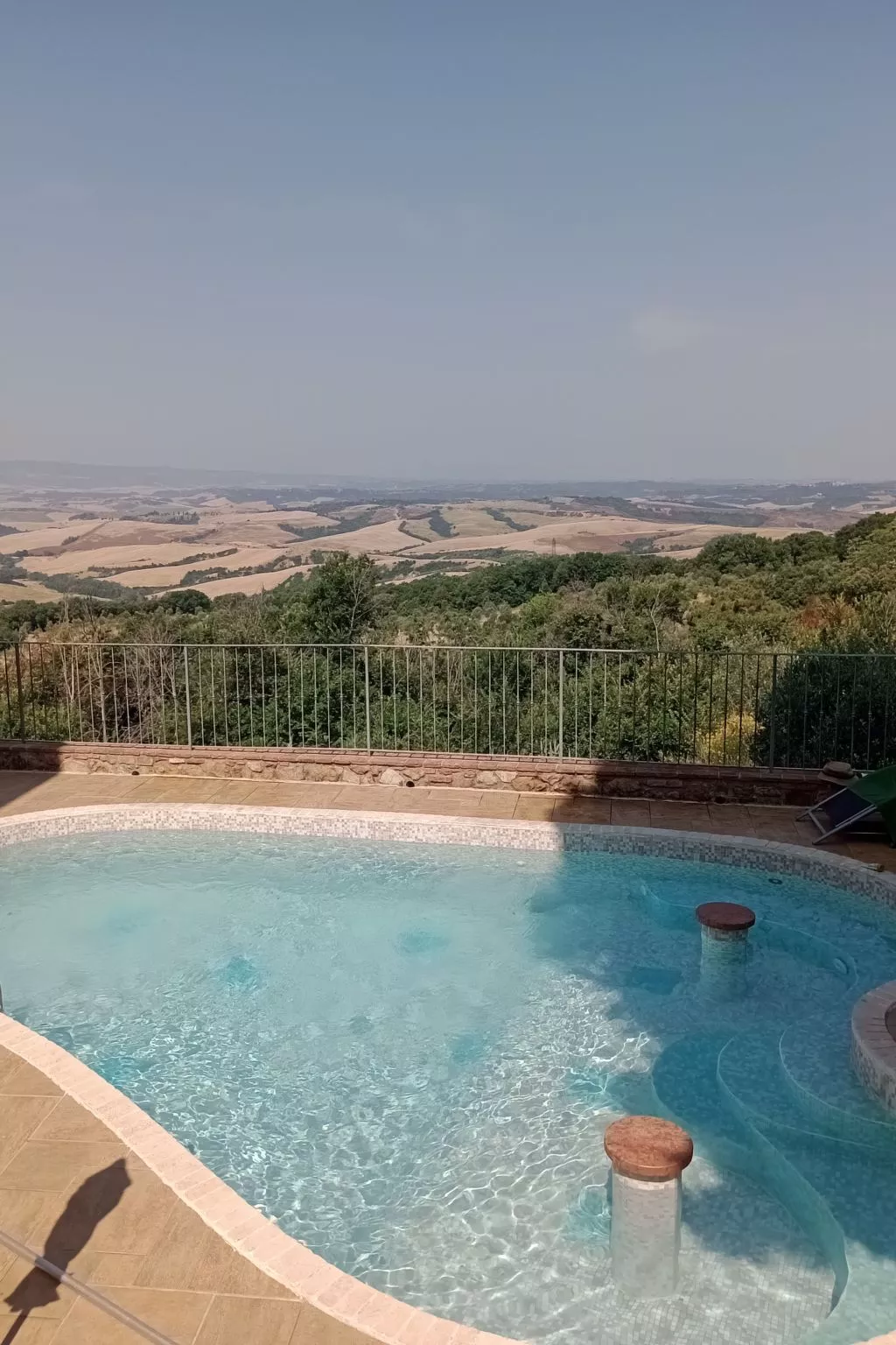 Vier-Zimmer-Wohnung 2 Bäder mit Schwimmbad zur alleinigen Nutzung-Draußen