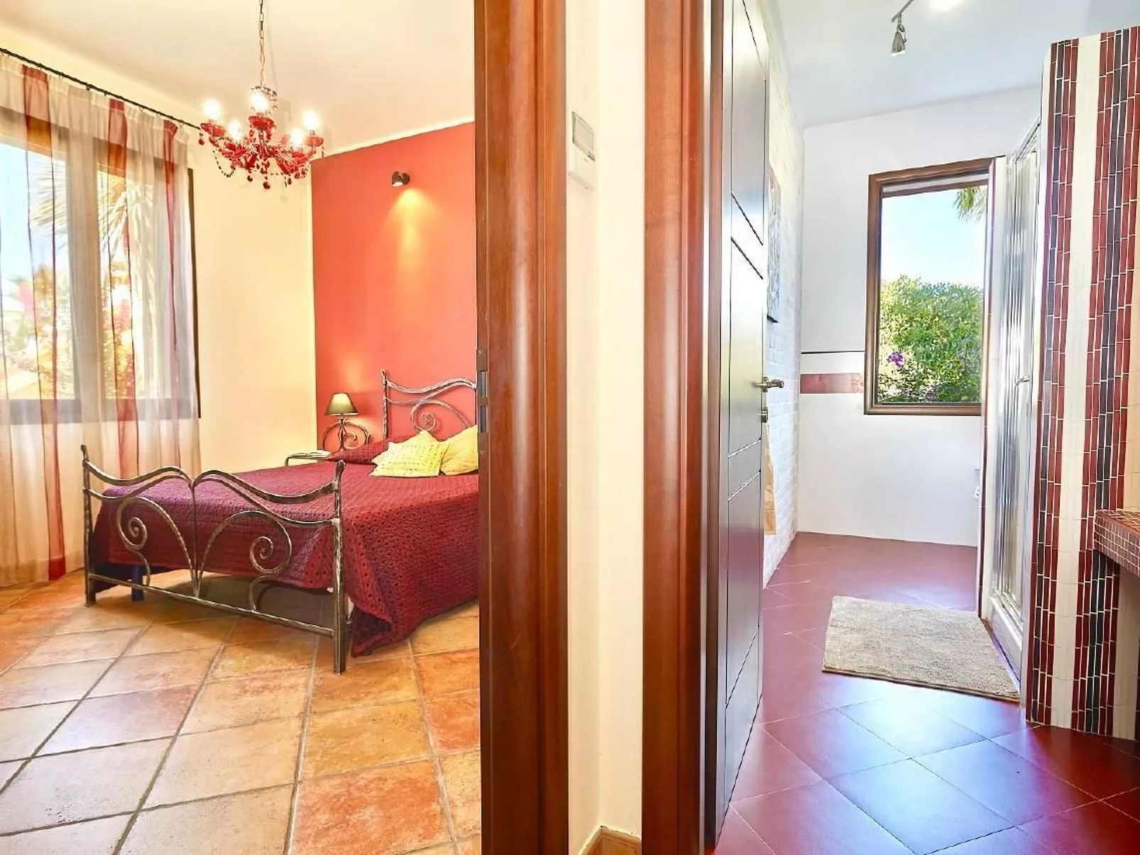 In Castelvetrano mit Gepflegtem Garten-Inside