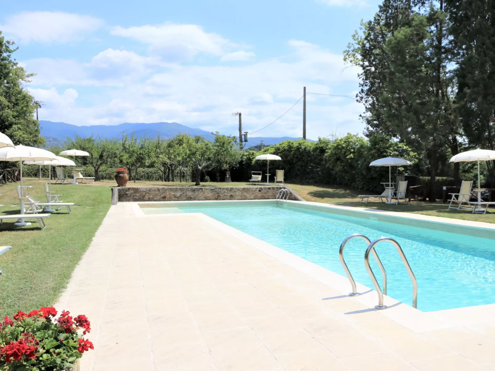 Schönes Apartment mit 2 Schlafzimmern und 2 Bädern-Outside