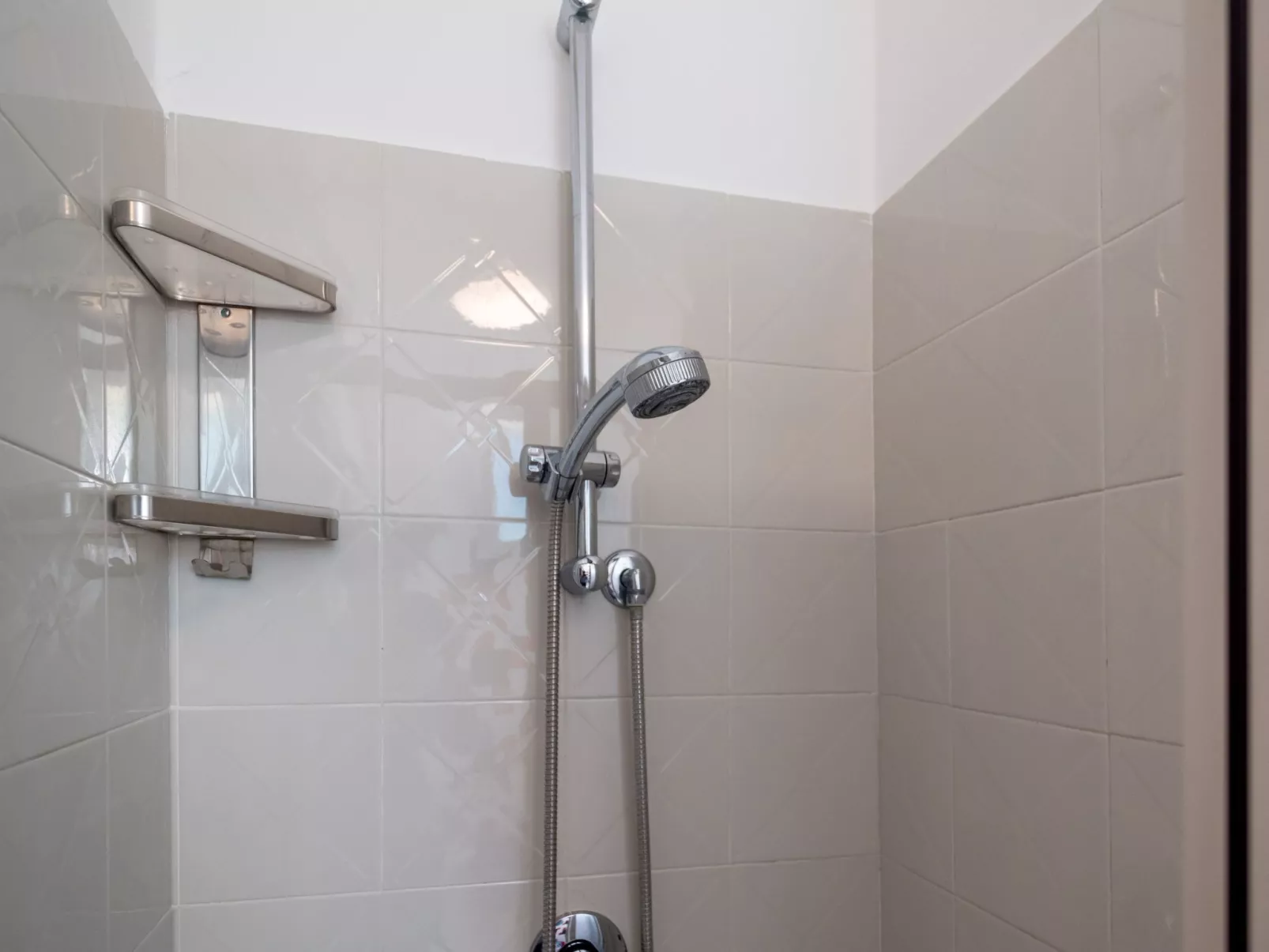 Ruby Ein-Schlafzimmer-Apartment-Dedans