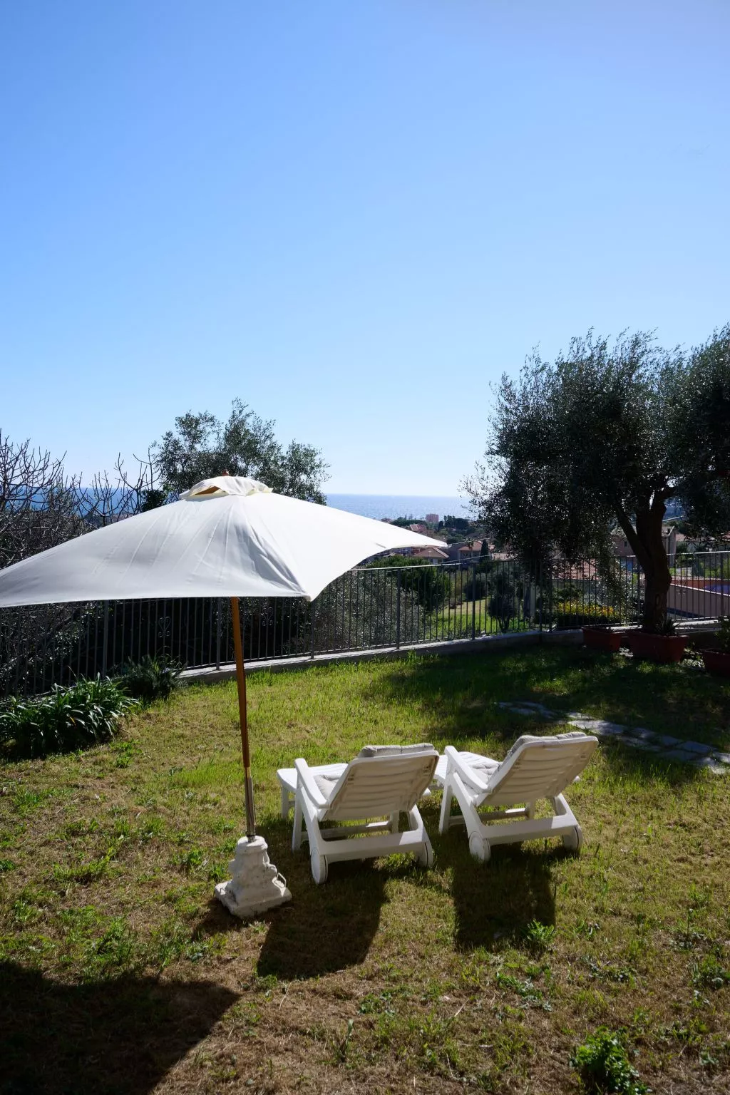 Villa Camilla Gartenwohnung'-Draußen