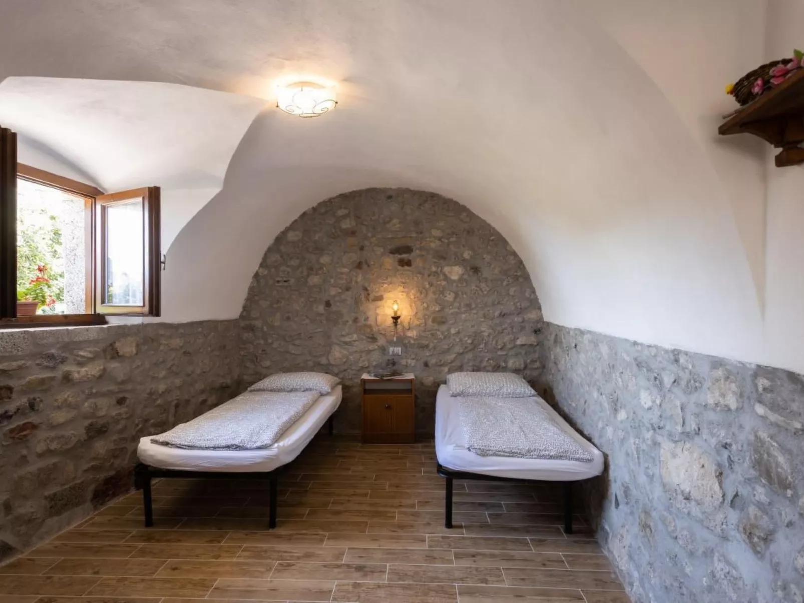 Antica Corte Ginevra-Ap.Lancillotto Gardasee-Image-tags.info