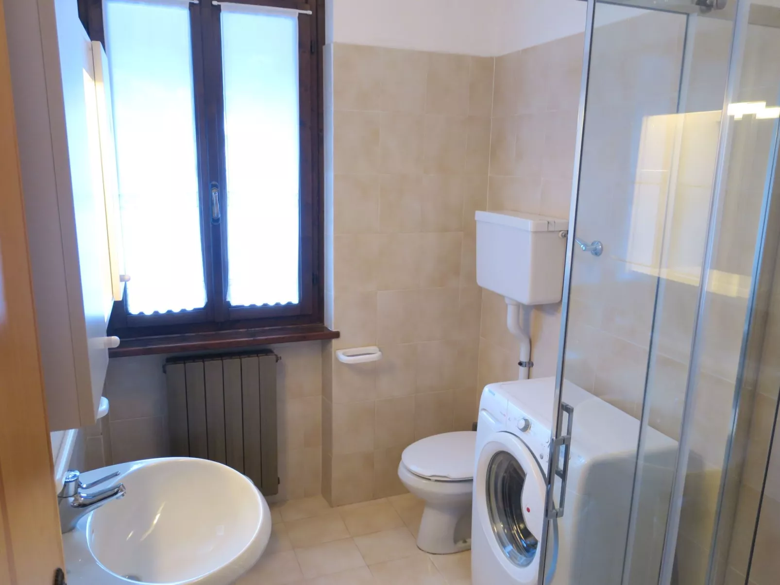 Wohnung mit Balkon mit Seeblick-Drinnen