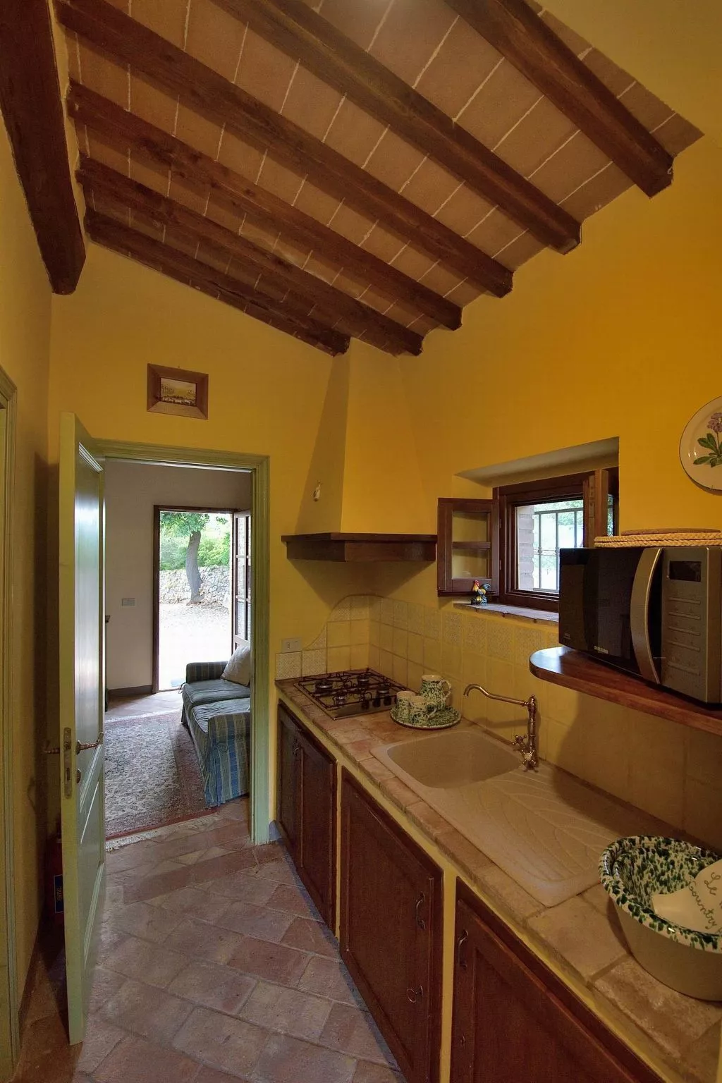 Wohnung 'Mascie rondini' mit Terrasse-Drinnen