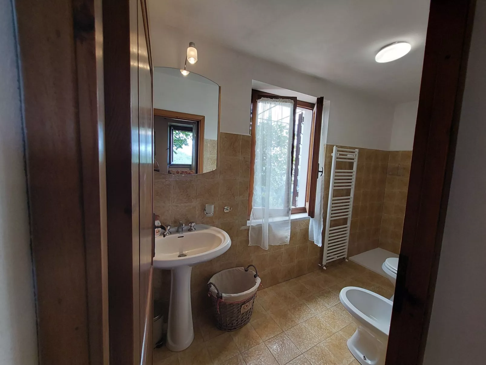 'Casa Peppina' mit Terrasse-Dedans