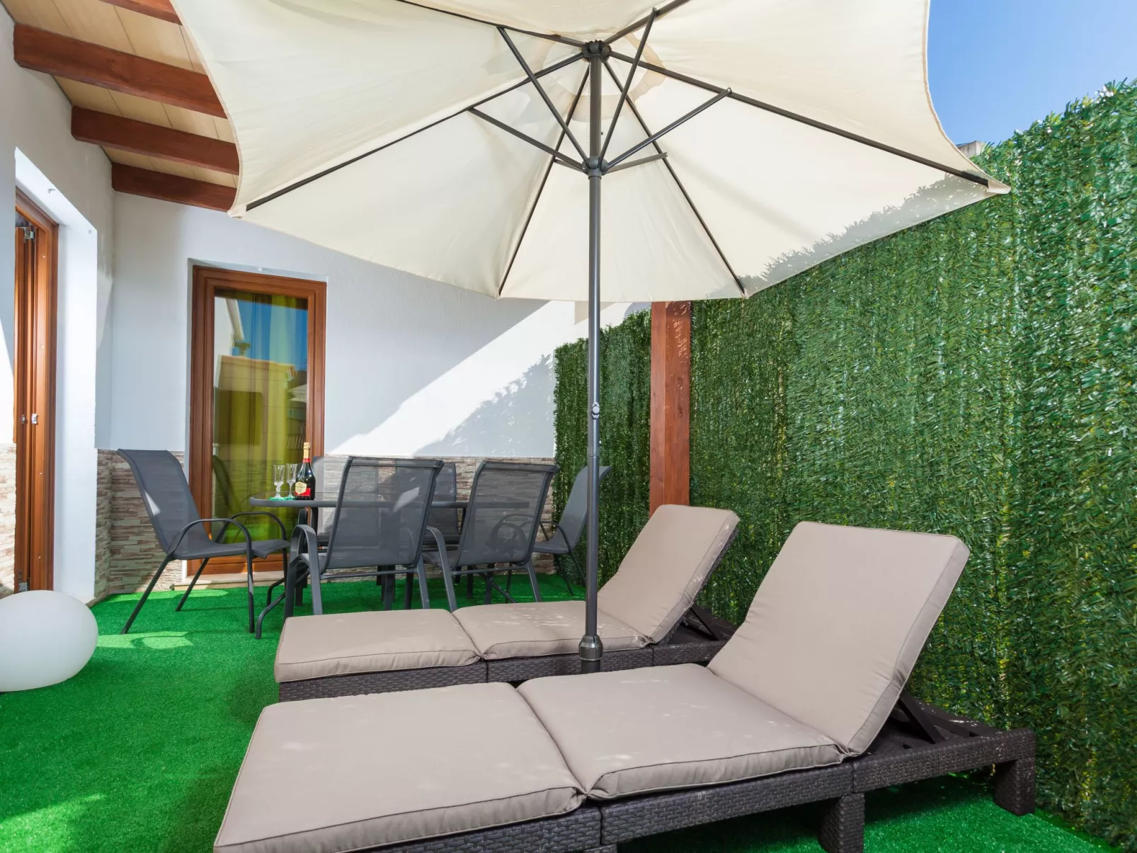 Mafloras Luxus und Strand Appartement-Outside