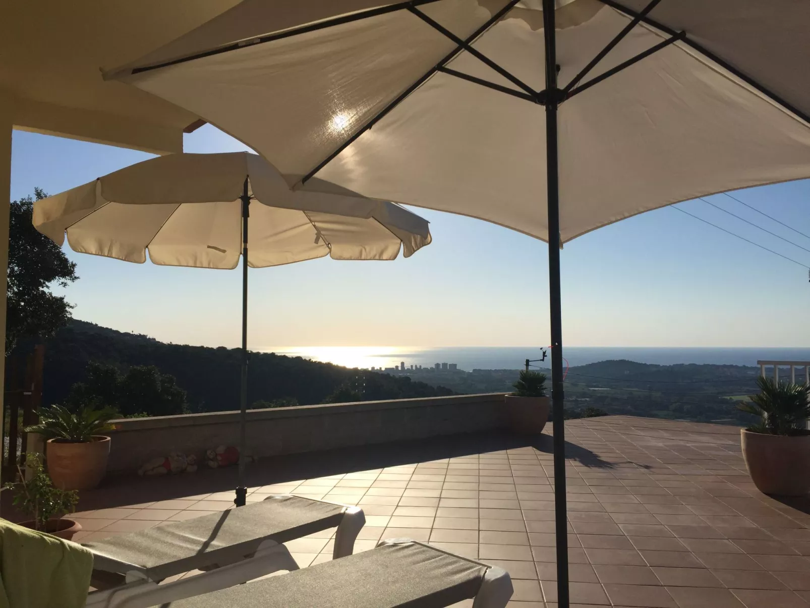 Gemütliches Ferienhaus mit Pool und Meerblick-Dehors