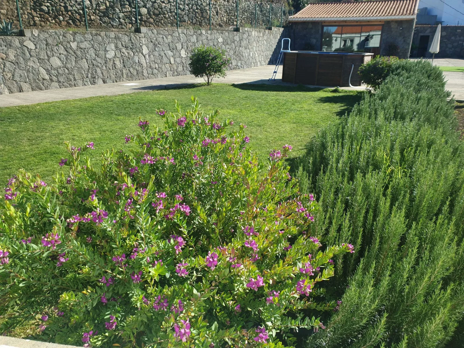 Villa Lucas mit Gartenterrasse und Schwimmbad-Outside