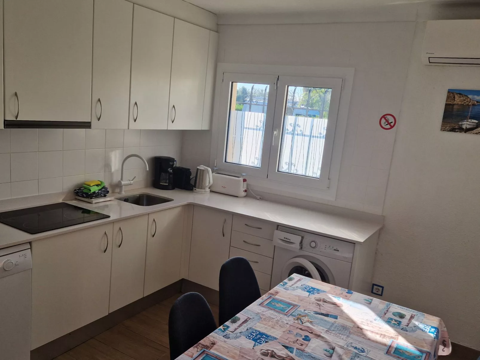 Casa Palmeres-Inside