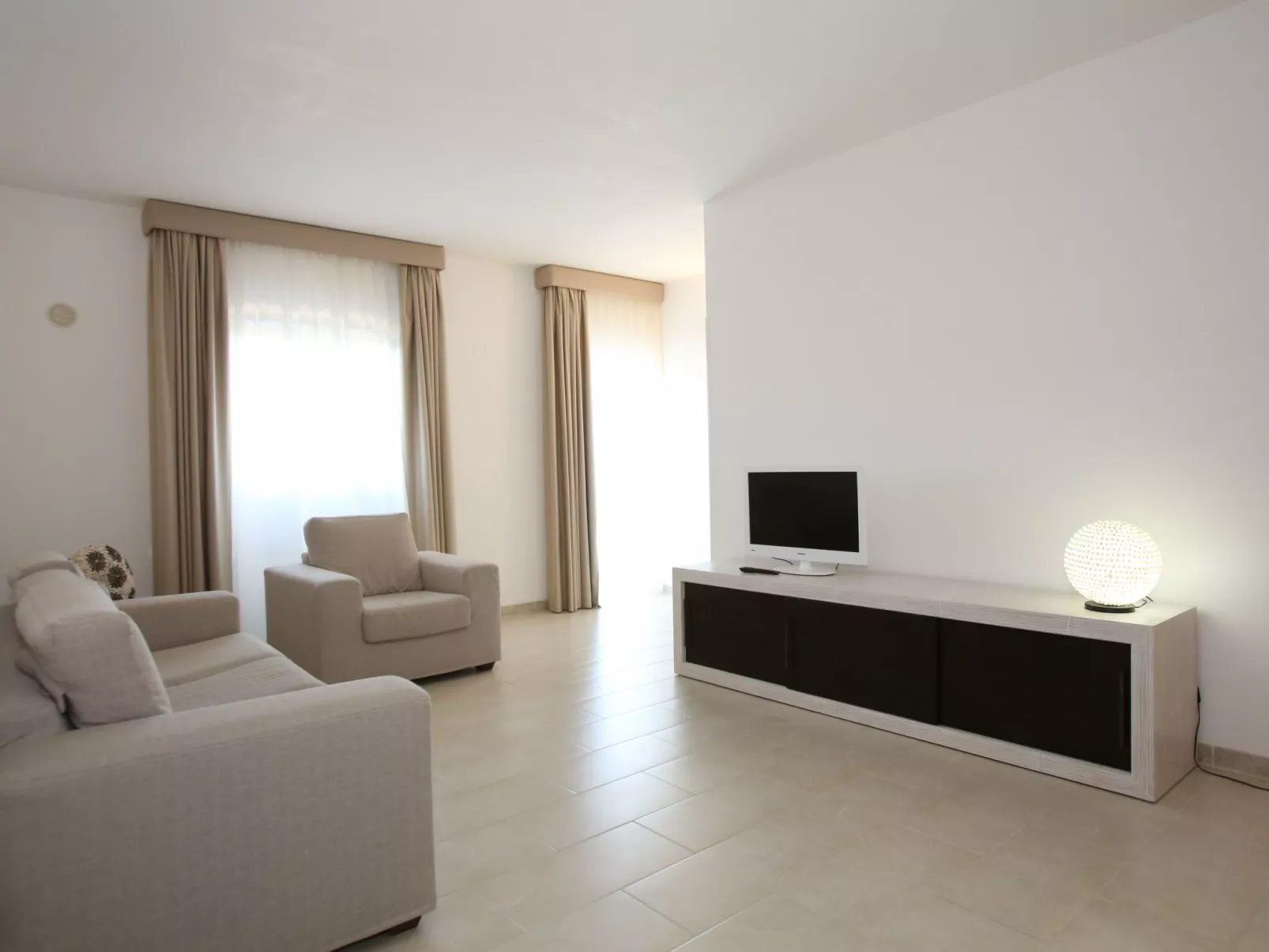 Villa Rea mit Panoramapool-Inside