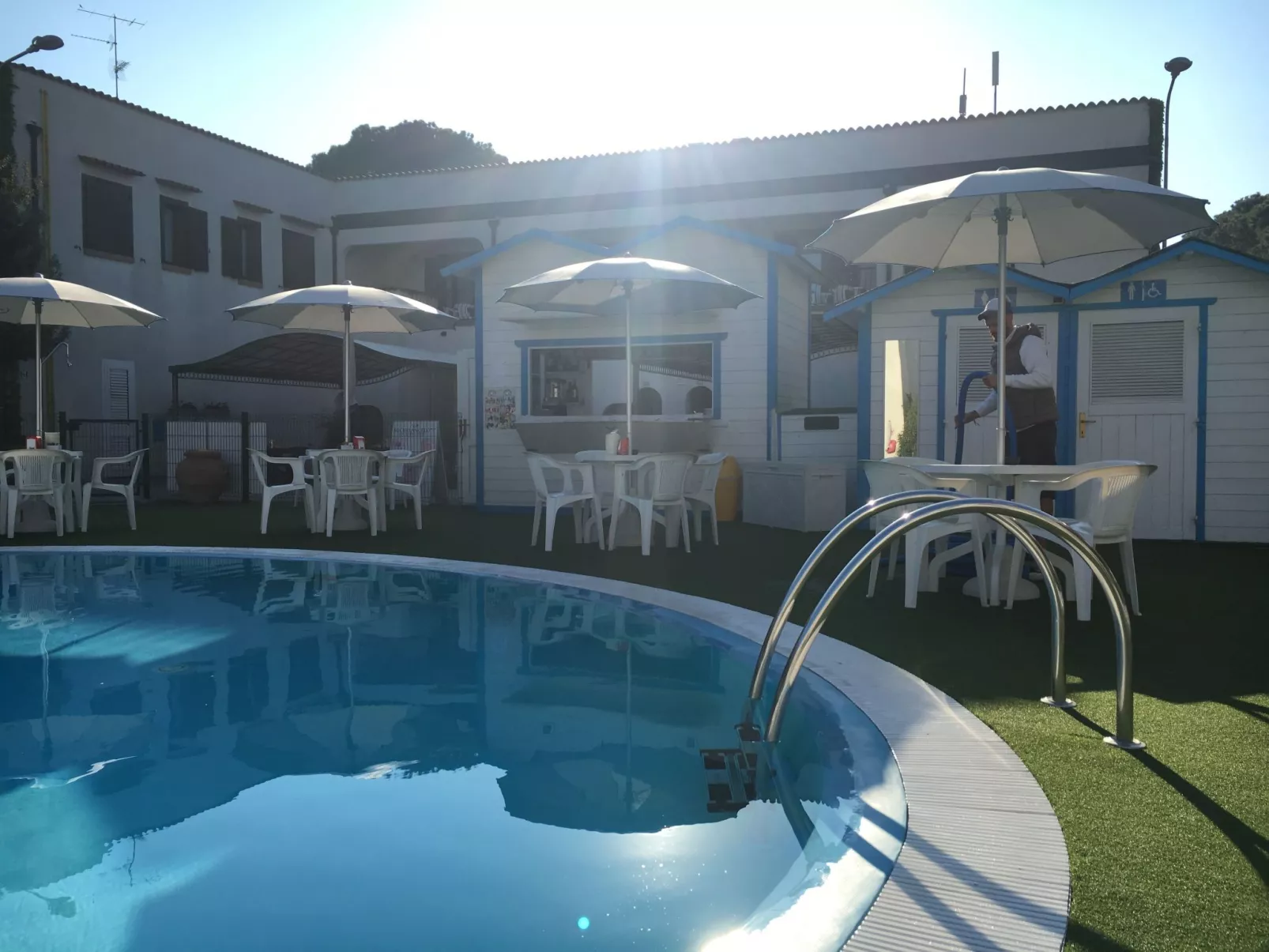 Wunderschöne Wohnung in Lido Di Spina mit Möbliertem Balkon-Outside