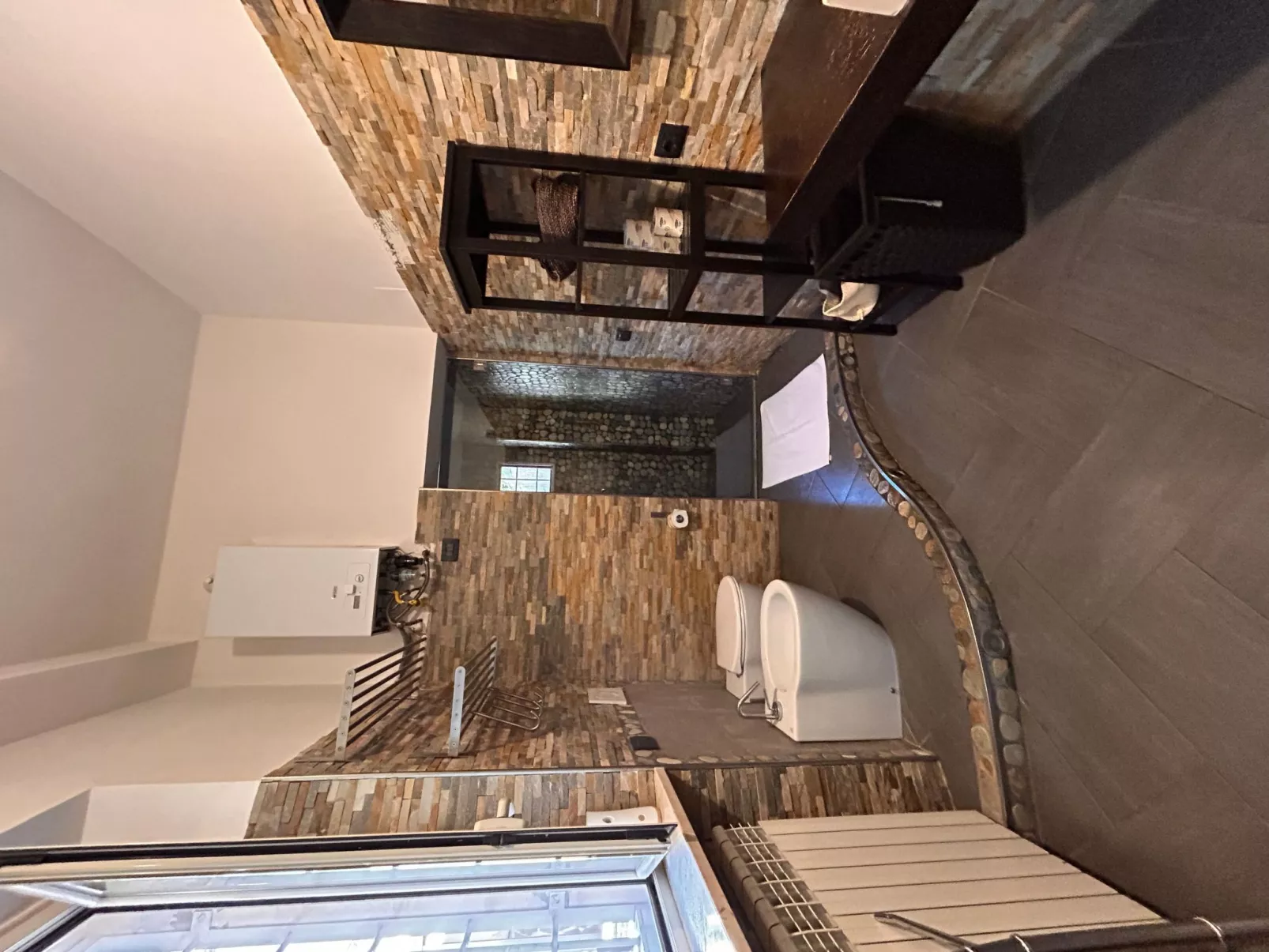 Zwei Schlafzimmer mit Garten und Whirlpool-Image-tags.info