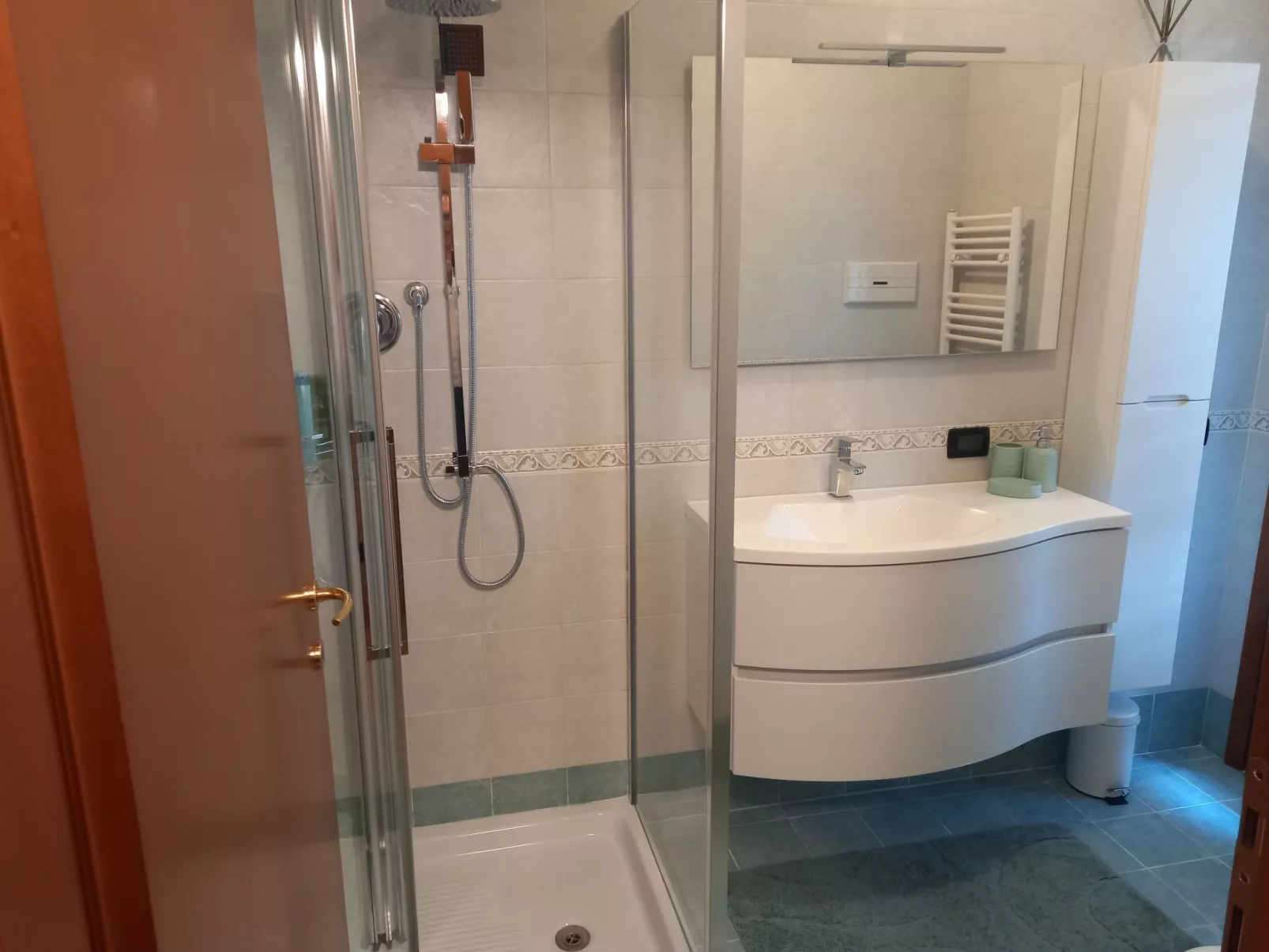 Stilvoller und gemütlicher Mini mit Garage-Inside