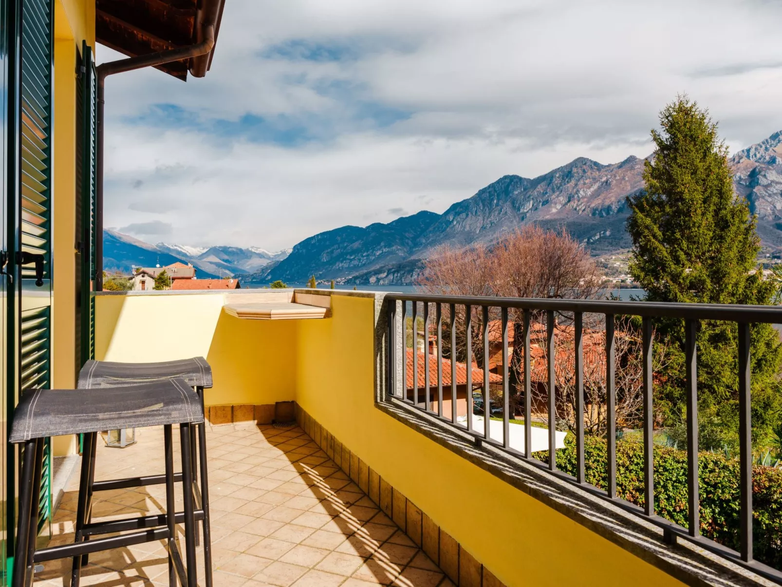 Villa zur alleinigen Nutzung mit 4 Wohnungen-Dehors