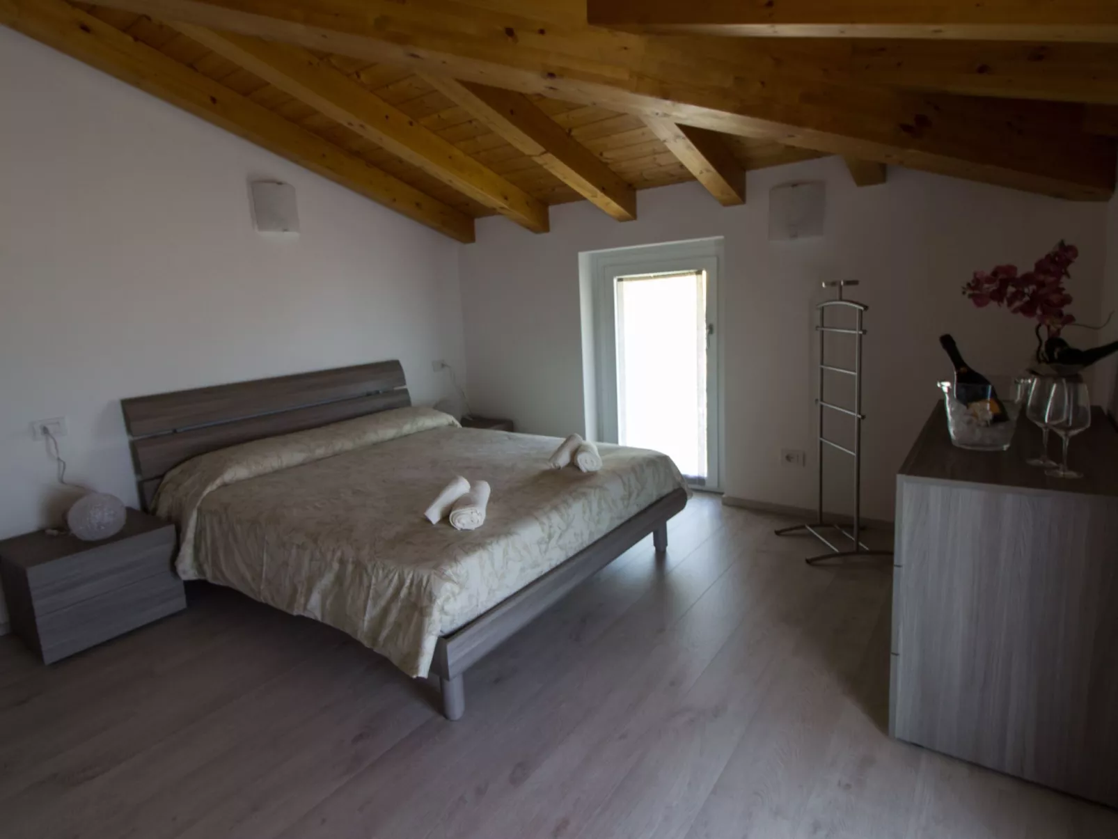 Ferienvilla 'Perla del Lago' mit privatem Pool-Dedans