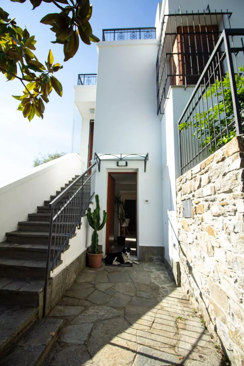 Komfortable Ferienwohnung in Cervo mit Garten-Dehors