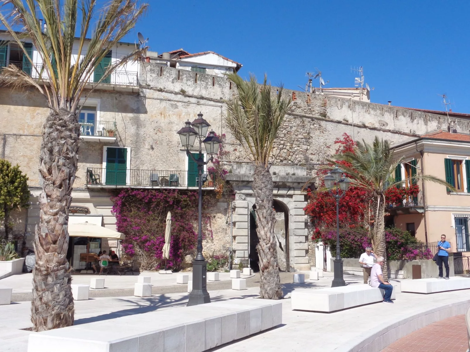 'Medieval House' mit Terrasse-Outside