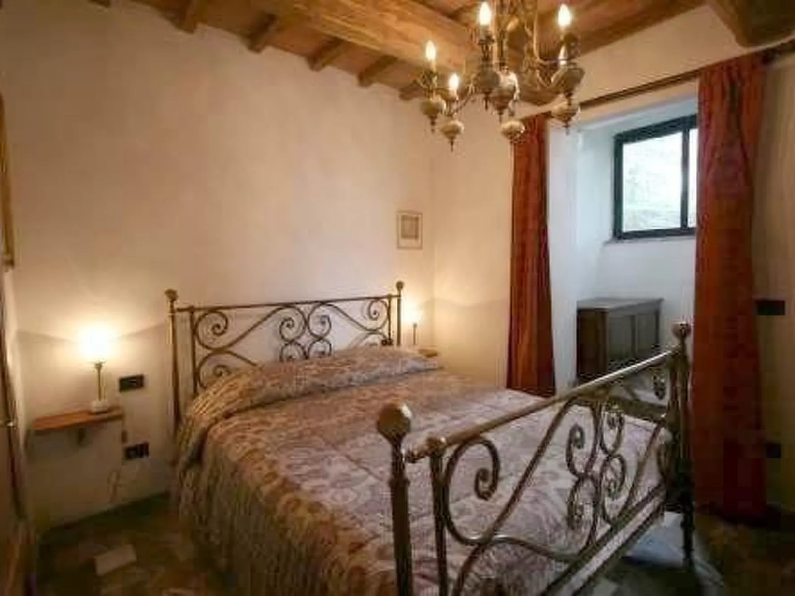 Villa Panzalla Kapelle-Inside