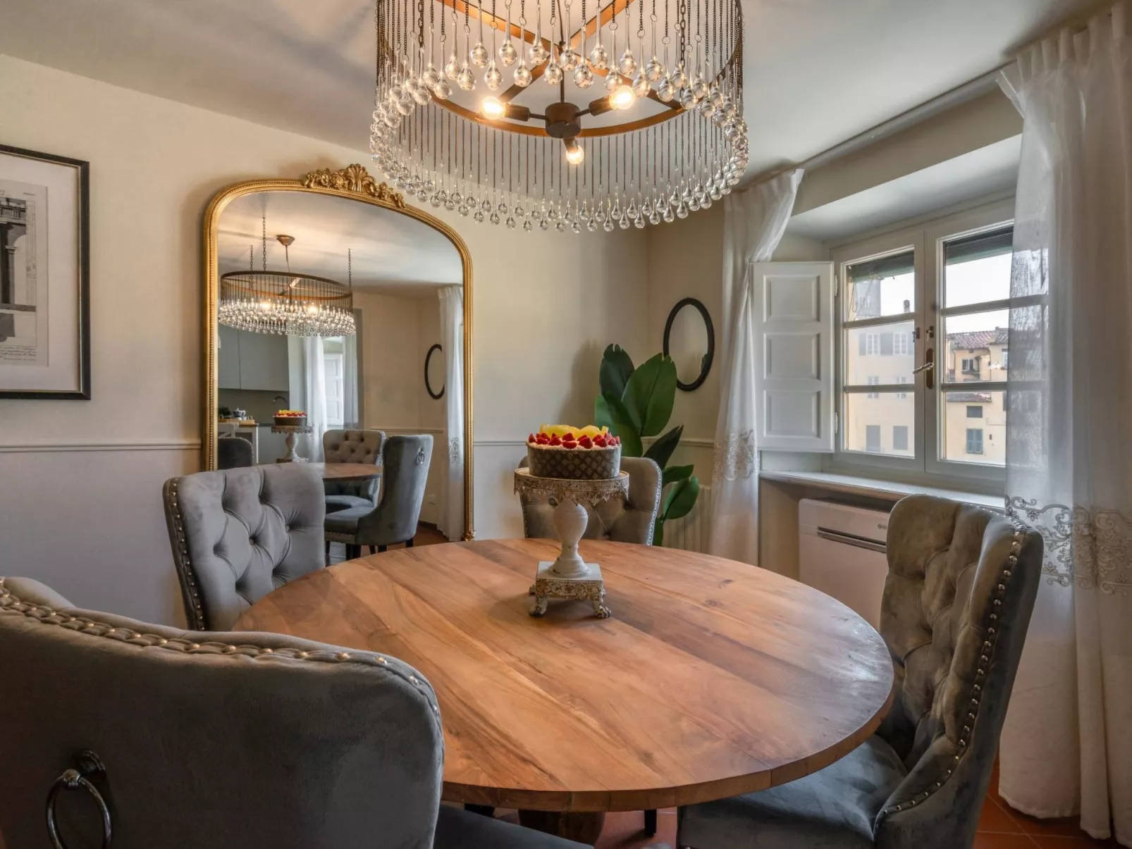 Elegante Wohnung im Zentrum von Lucca-Drinnen