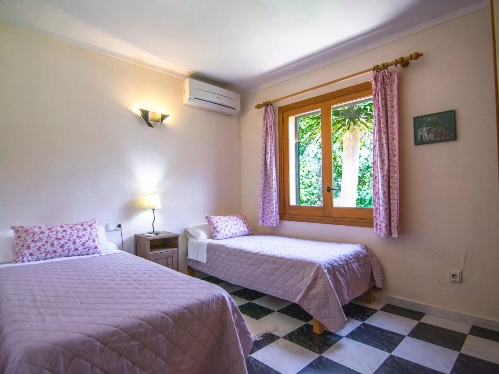 Finca mit Garten, Grill und Terrasse - Dedans
