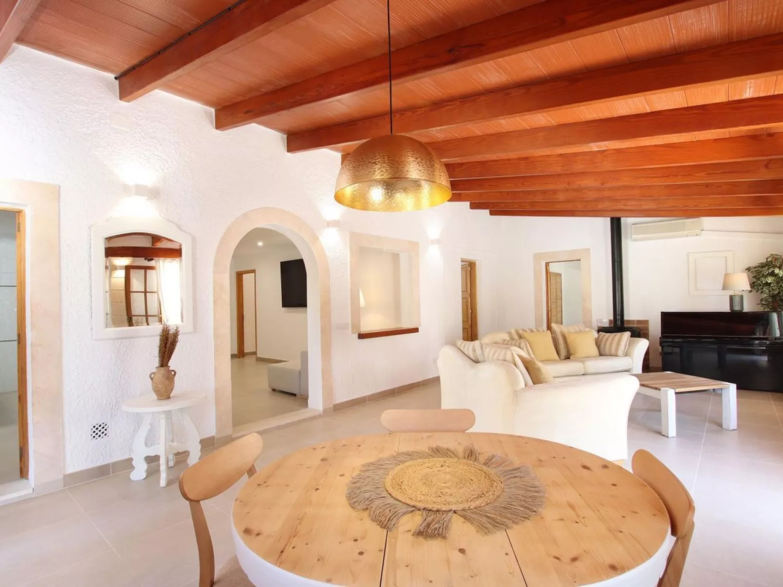 Villa Alegre, Pollensa-Inside