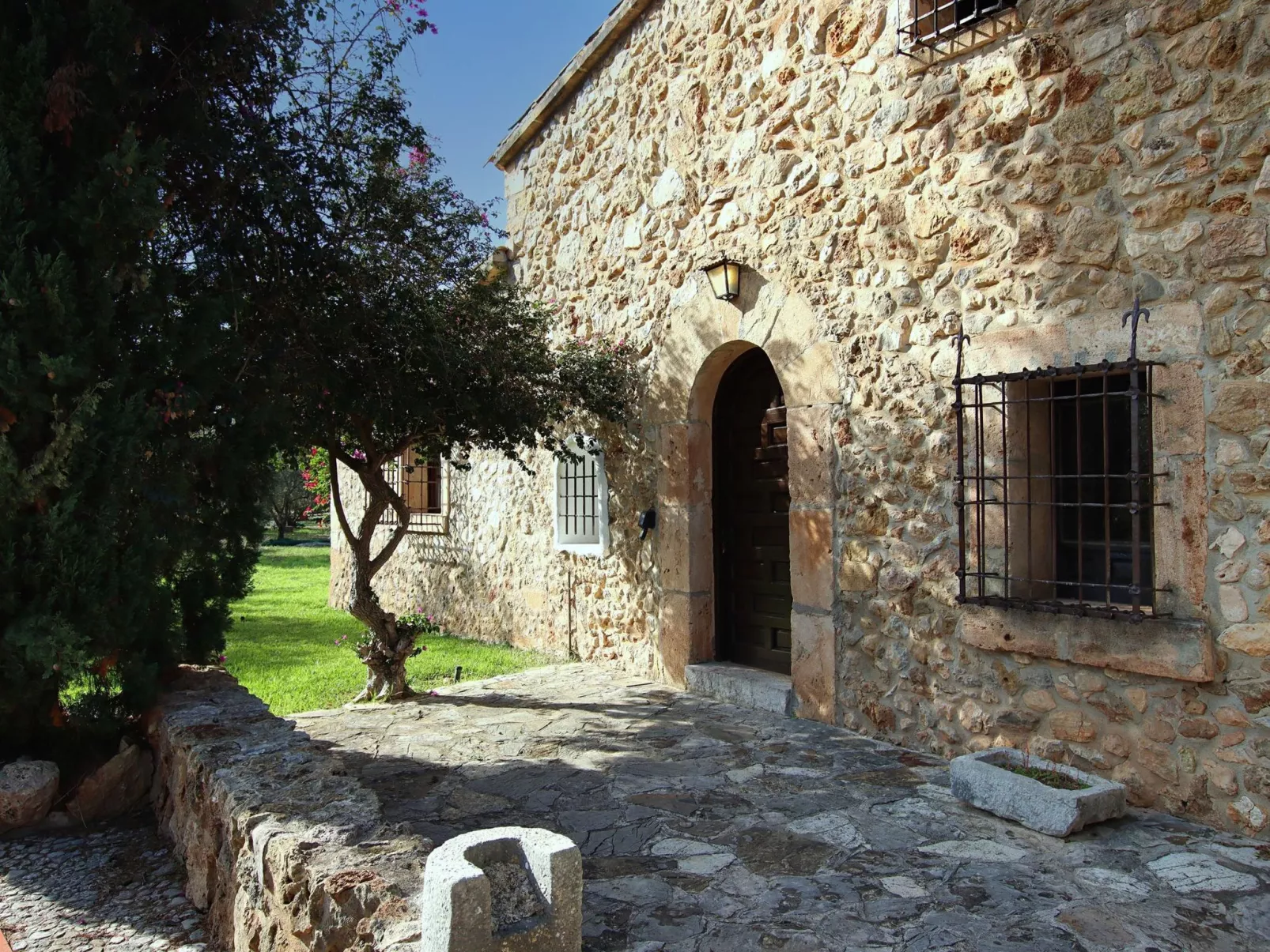 Charmante Villa in der Nähe von Cala San Vicente-Image-tags.info