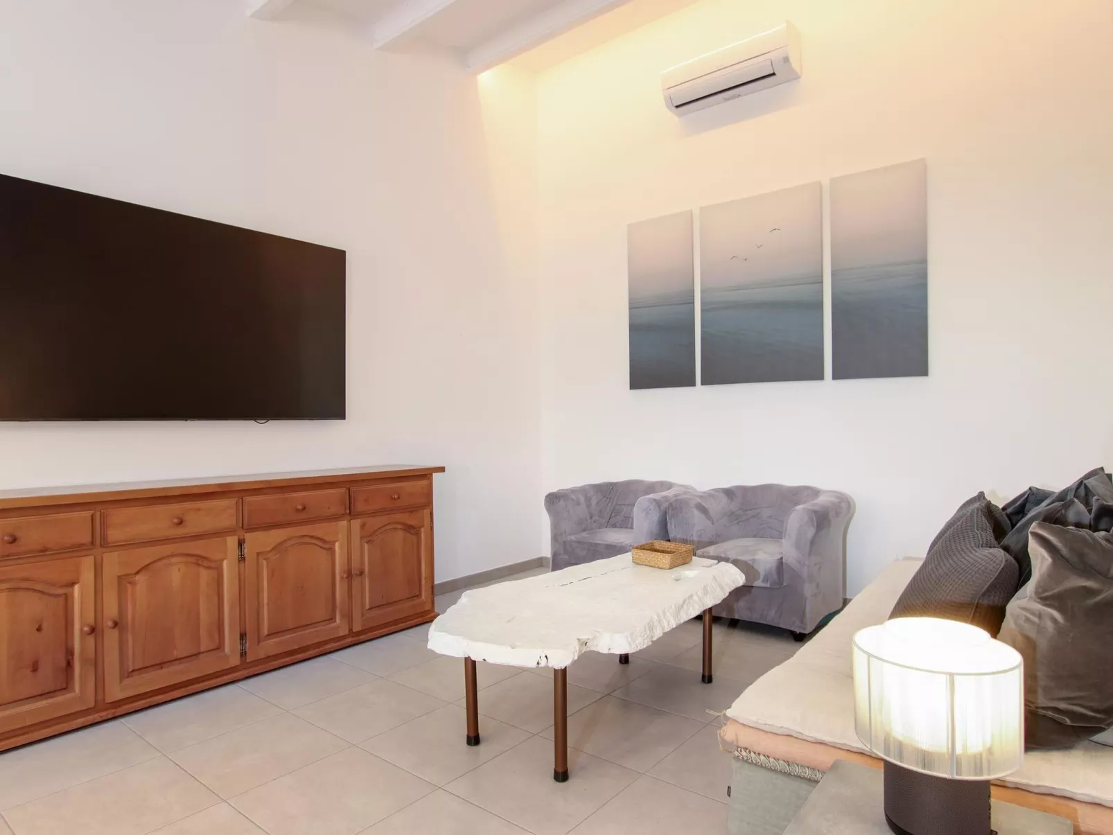 Beeindruckende große Villa in der Nähe von Cala San Vicente-Image-tags.info