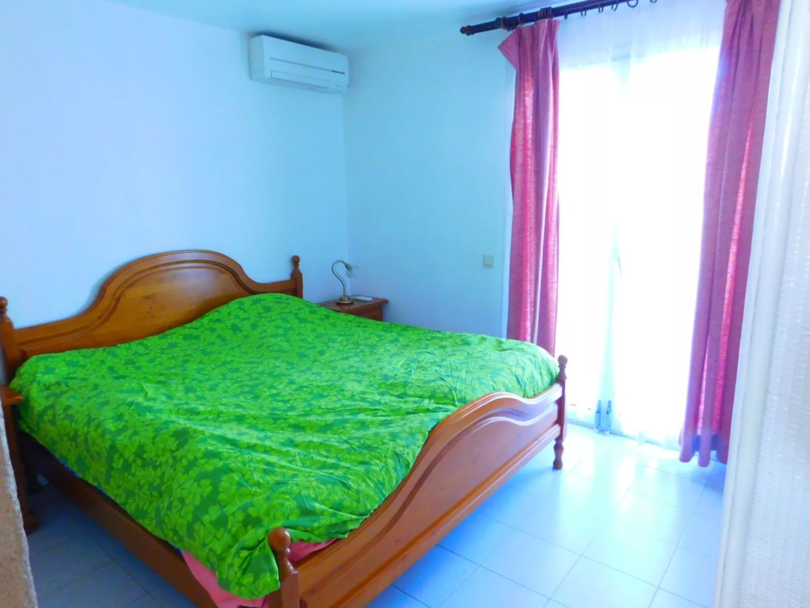 Ferienvermietung Penthouse mit schöner Terrasse 200m vom Strand Salatar, Roses-Drinnen