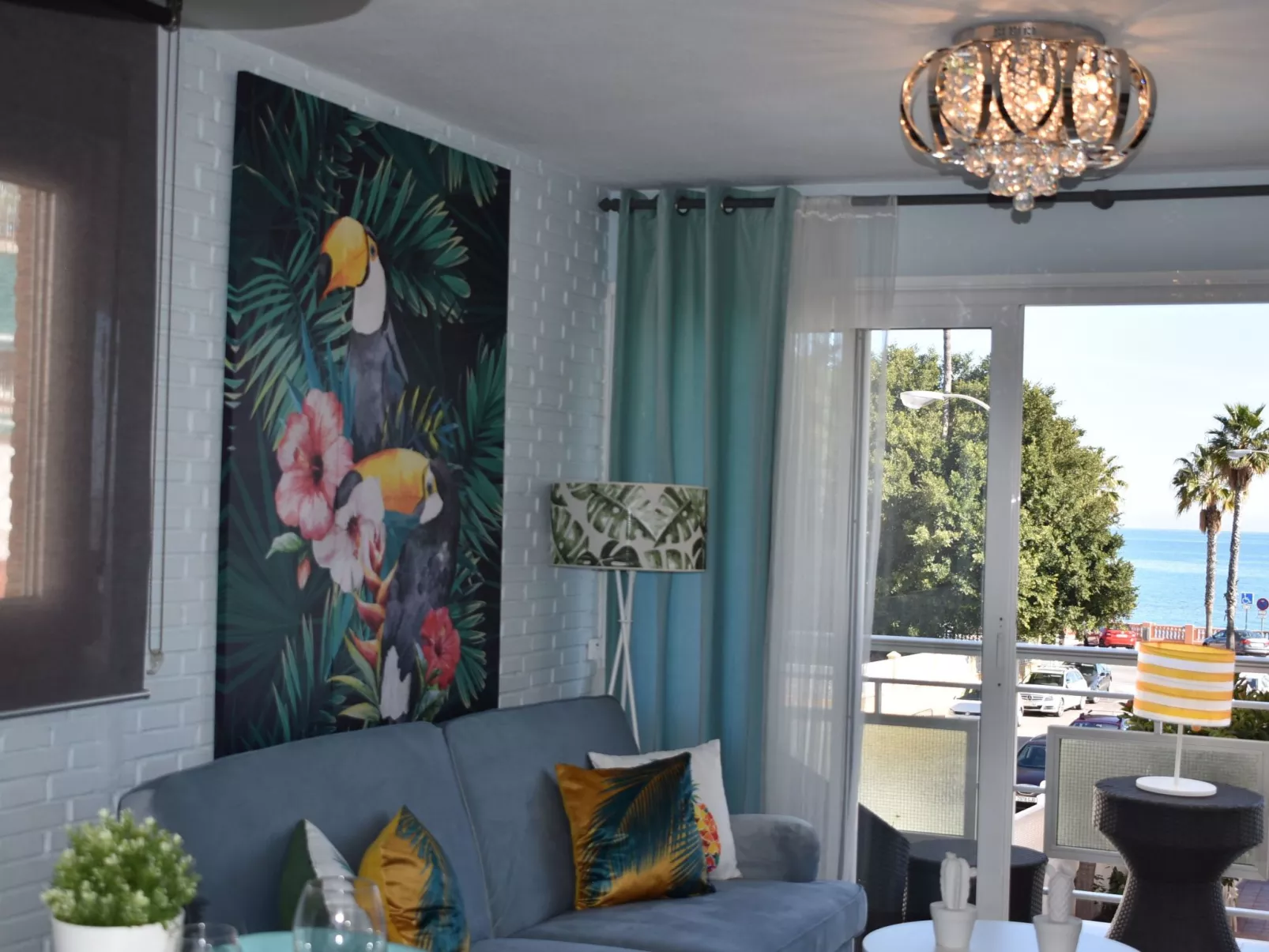 Helle und renovierte Ferienwohnung mit Balkon und tollem Blick auf das Meer-Inside