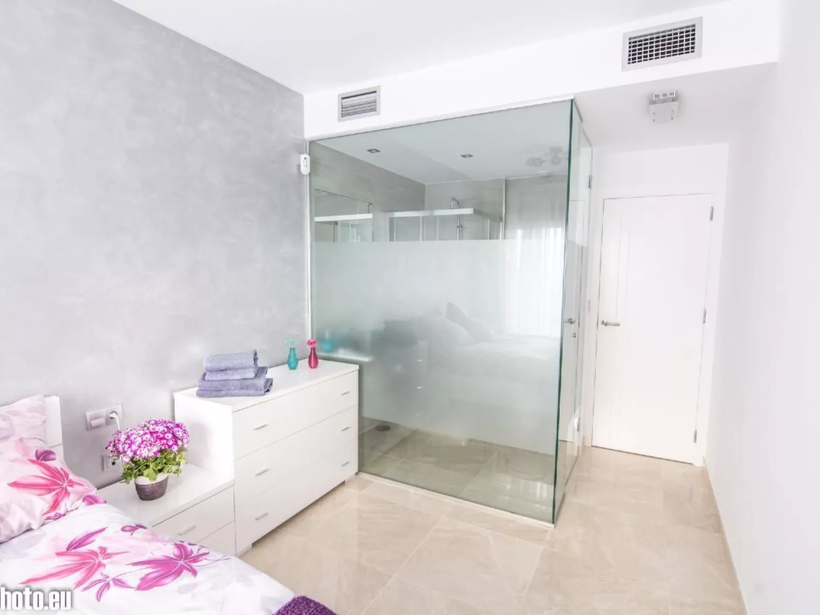 "Sunny Villa" mit Schwimmbad-Dedans