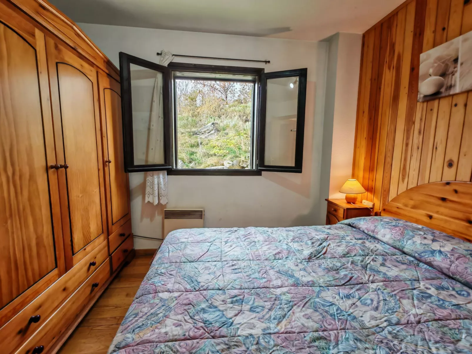 Wohnung Besiberri 3 befindet sich im Erdgeschoss mit Terrasse Vall de Boí-Inside