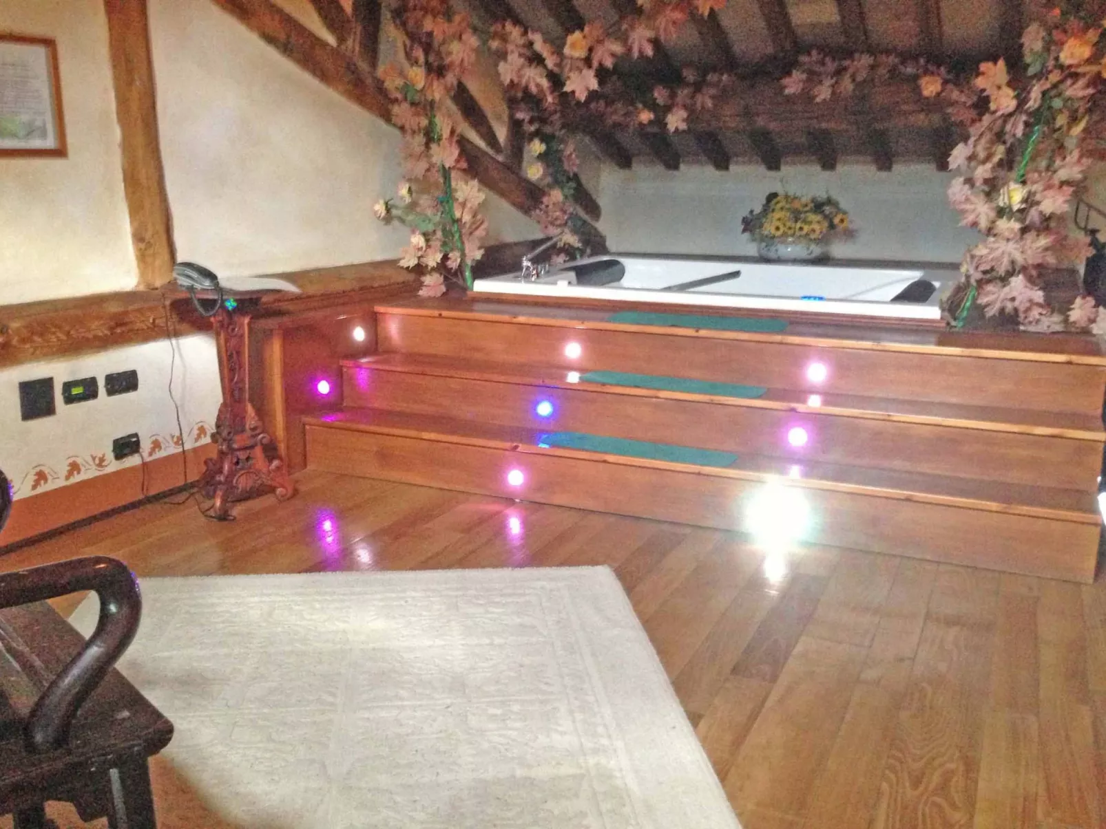 Altes Kloster und eleganter Landsitz-Inside