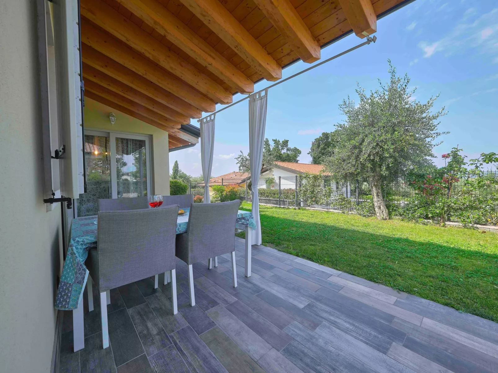 Schönes Ferienhaus Villetta Batik-Outside