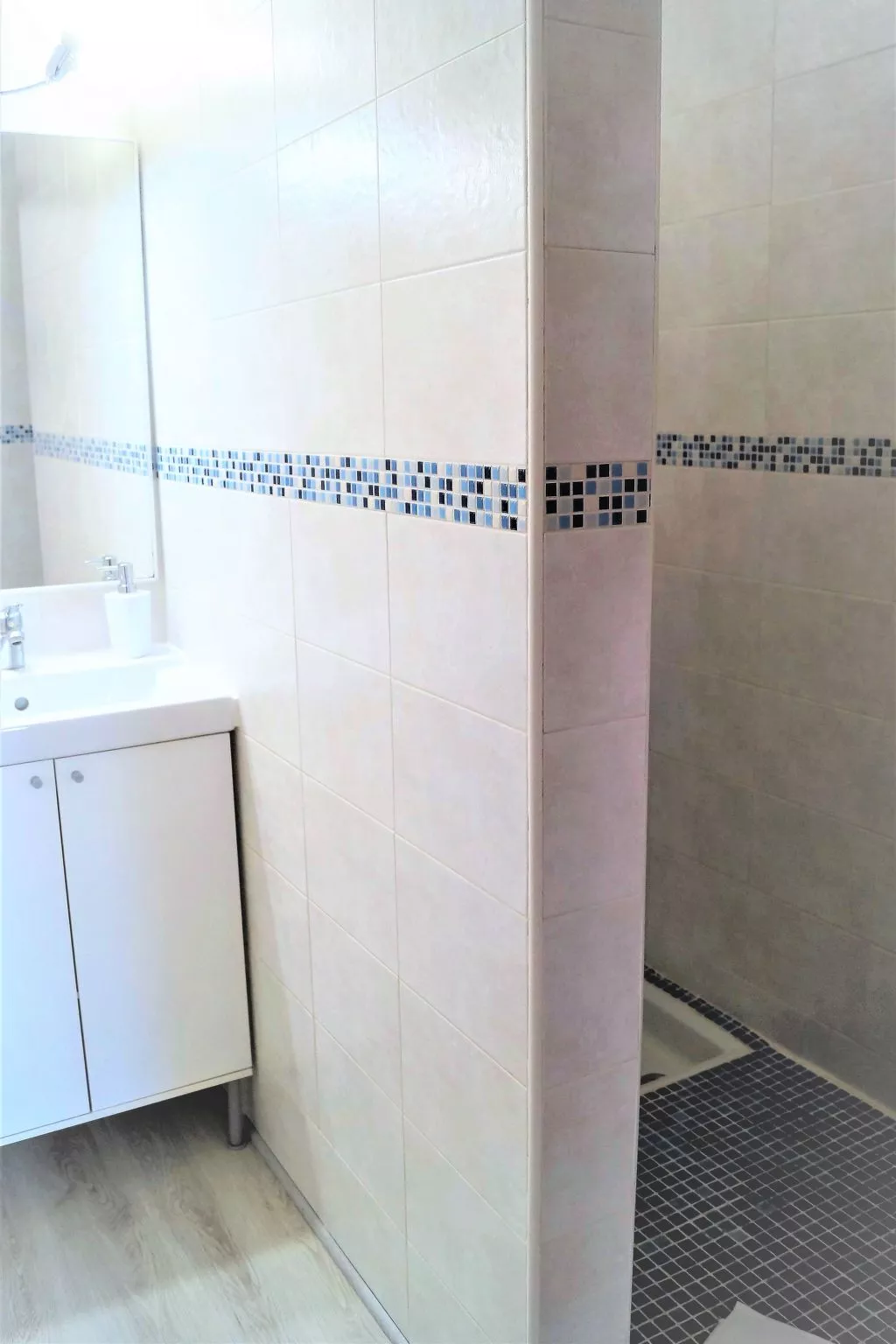 Bungalow con piscina-Drinnen