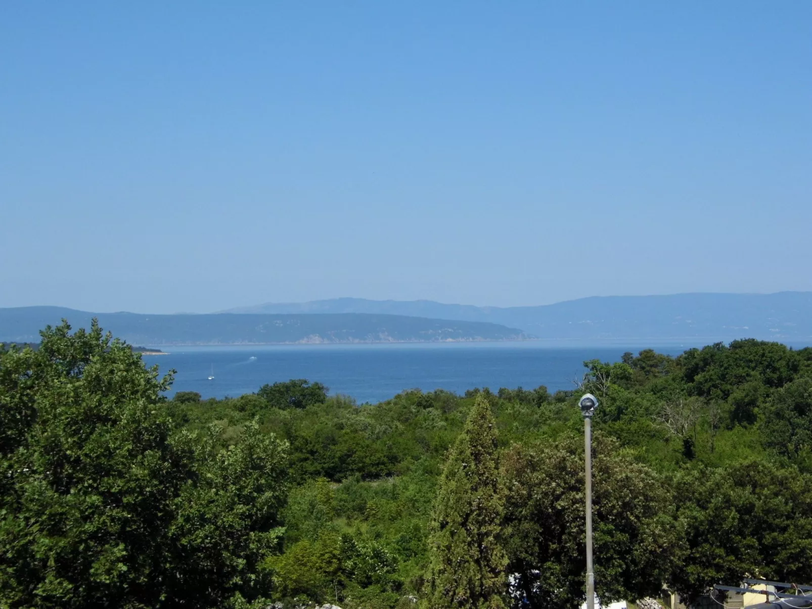 Mit Blick auf das Wasser-Outside